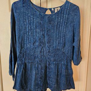 Studio West Large Top